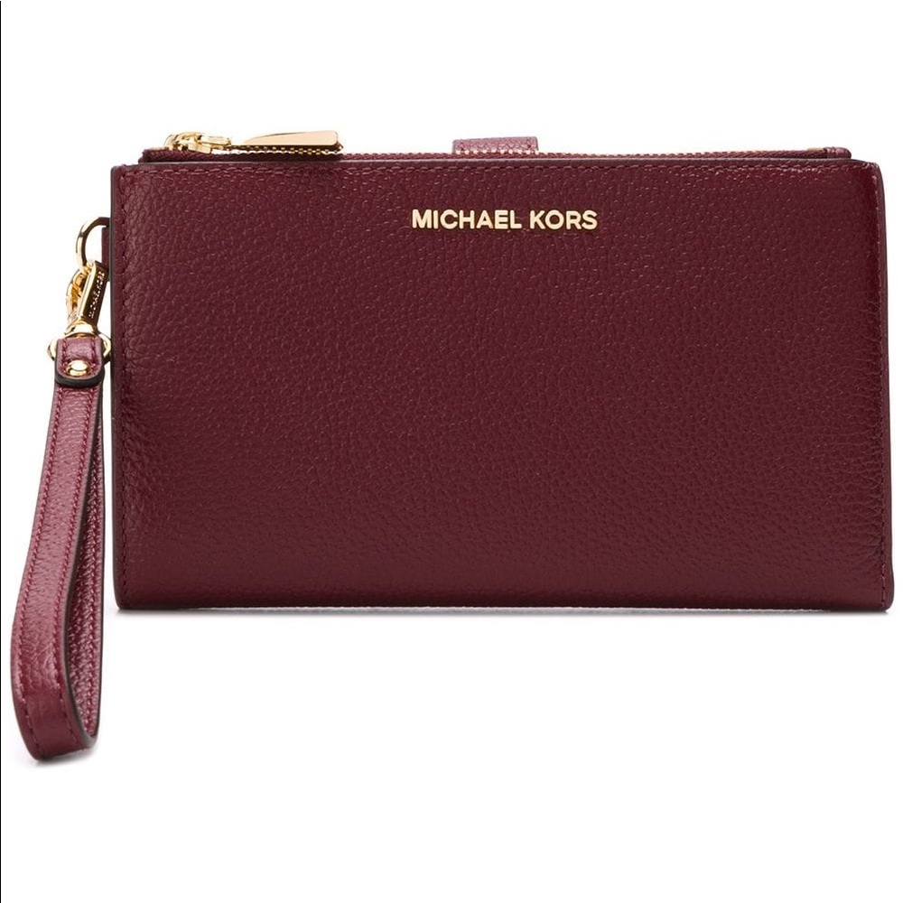 Michael Kors Jet Set Wristlet